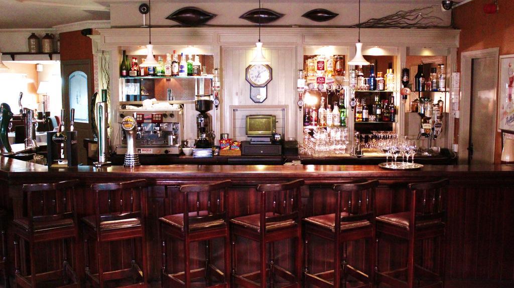 Keanes Of Curraheen, Bar, Restaurant & Accommodation Tralee Eksteriør bilde